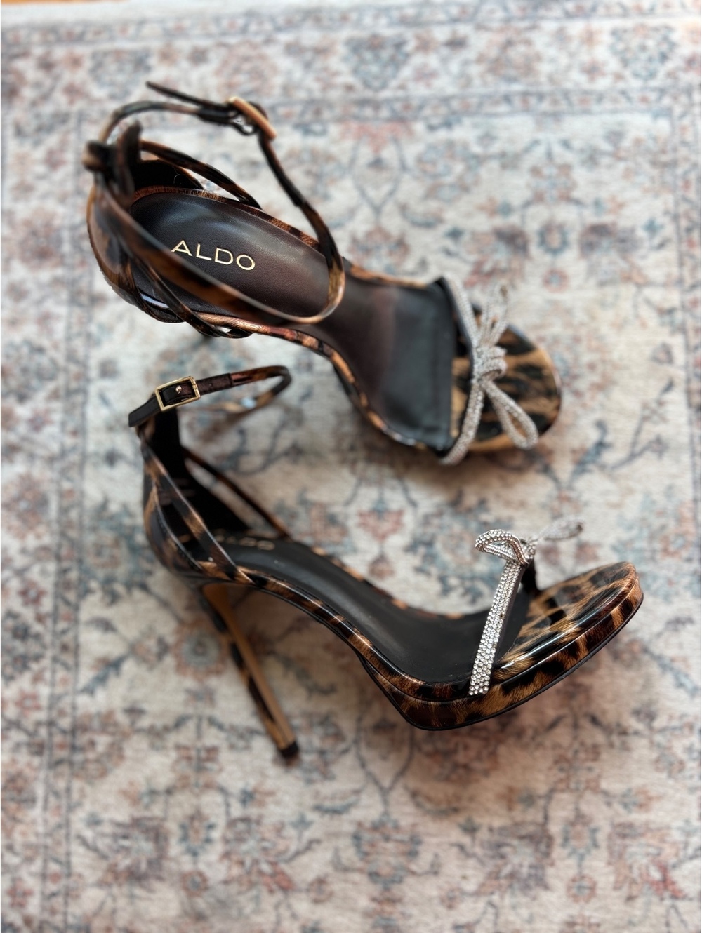 Women’s 7 ALDO Tortoise Print Pump Heels with Sparkly Bow